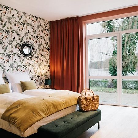 Landhaus Am See - Gaestezimmer ชเตราส์แบร์ก ภายนอก รูปภาพ